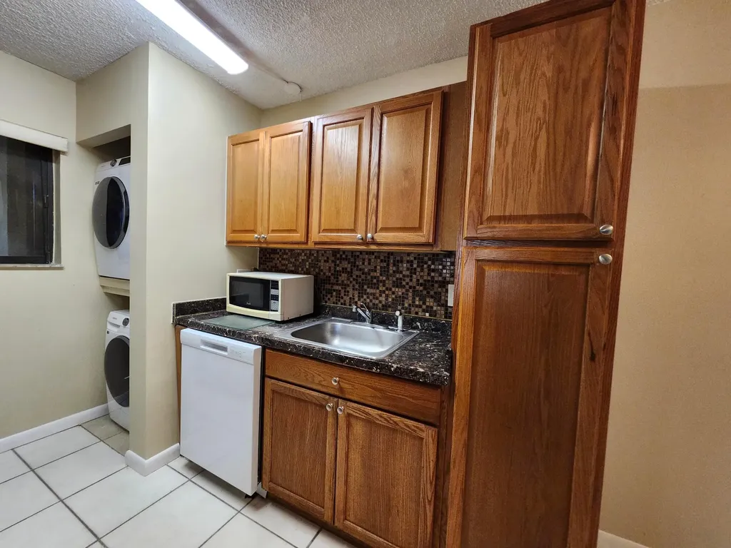 545 Trace Circle Deerfield Beach FL 33441