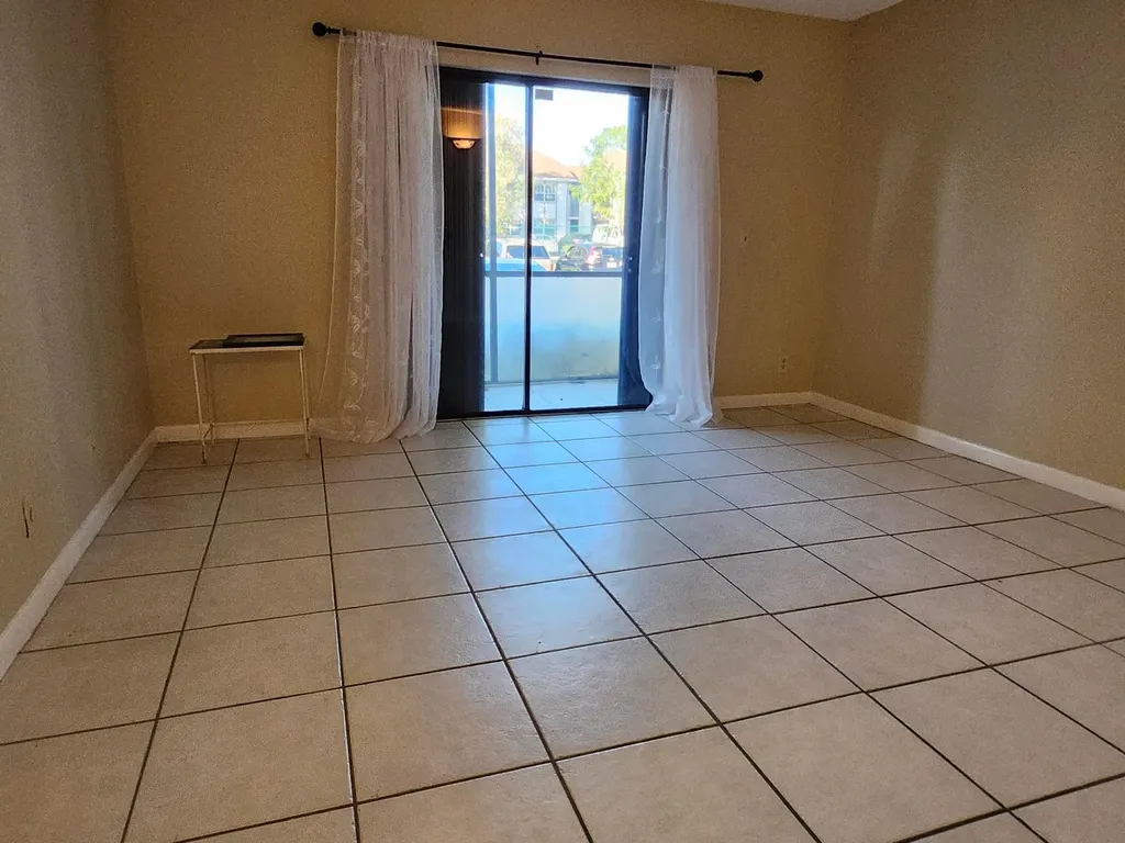 545 Trace Circle Deerfield Beach FL 33441