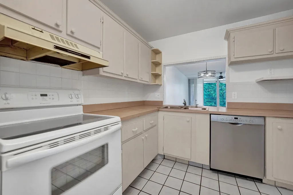 9470 Poinciana Place Davie FL 33324