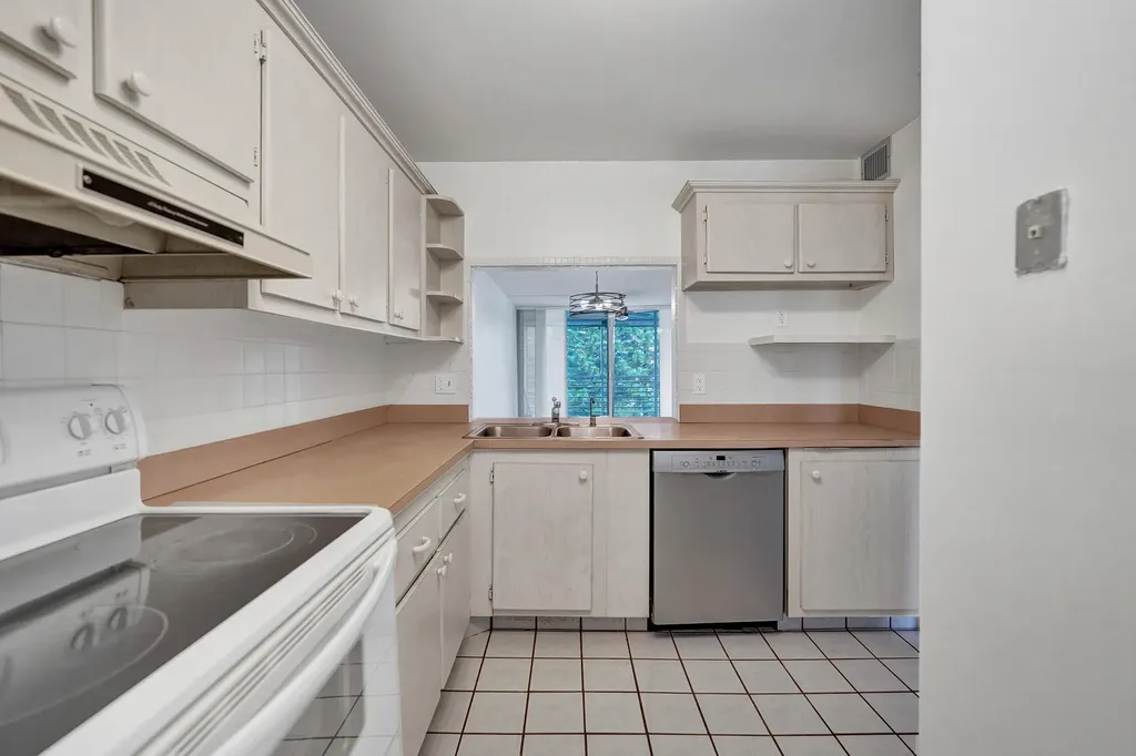 9470 Poinciana Place Davie FL 33324