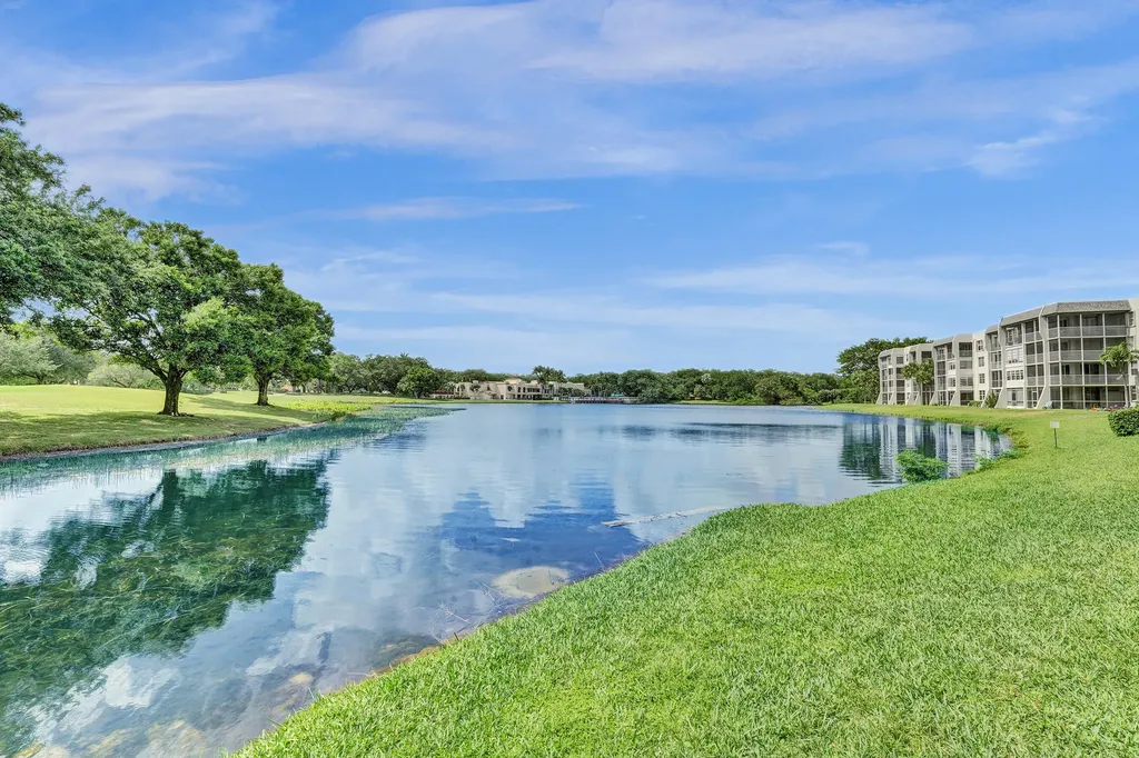9470 Poinciana Place Davie FL 33324