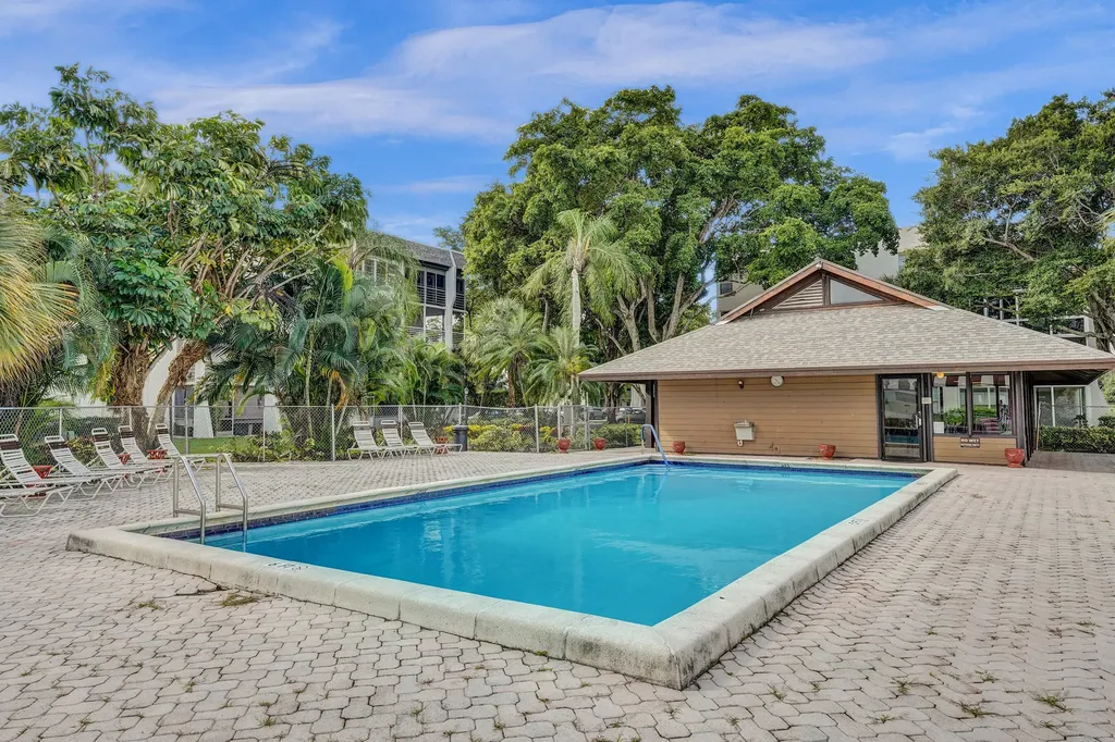 9470 Poinciana Place Davie FL 33324
