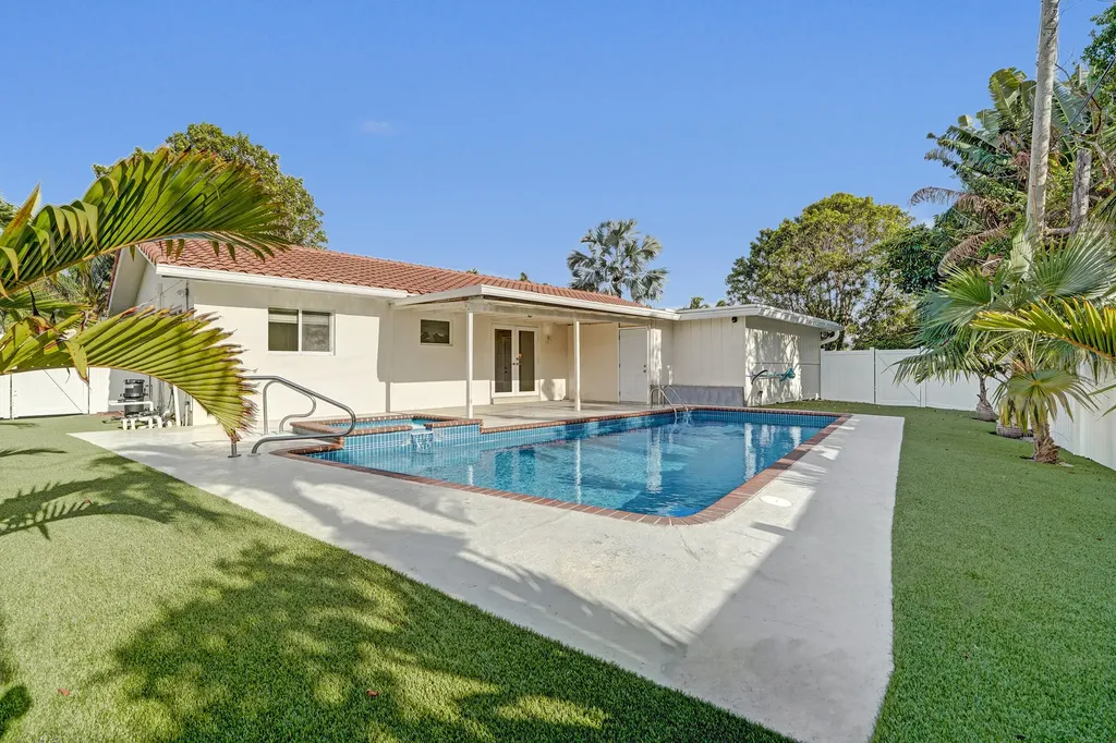 3779 NW 4th Court Boca Raton FL 33431