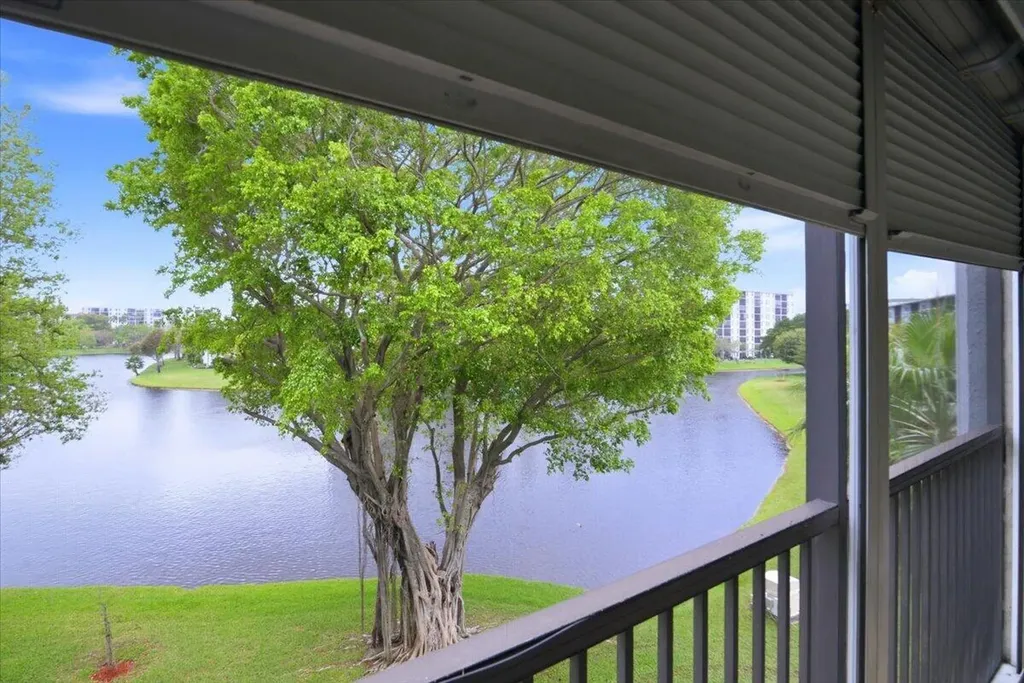 2220 N Cypress Bend Drive Pompano Beach FL 33069