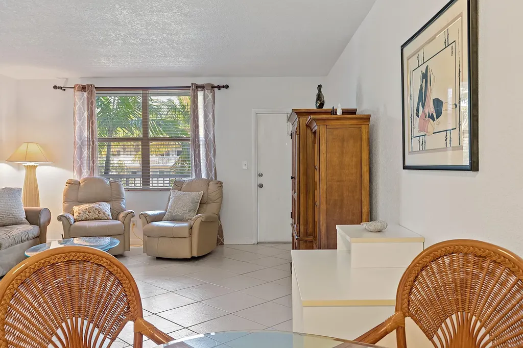 2565 S Ocean Boulevard Palm Beach FL 33480