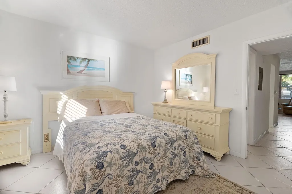2565 S Ocean Boulevard Palm Beach FL 33480