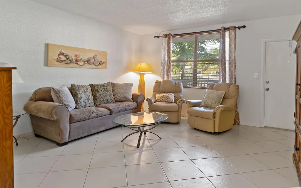 2565 S Ocean Boulevard Palm Beach FL 33480
