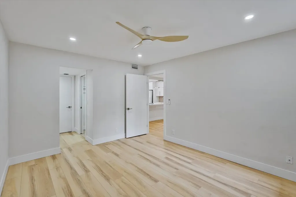 5220 Las Verdes Circle Delray Beach FL 33484