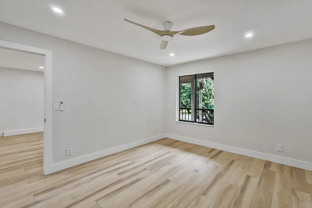 5220 Las Verdes Circle Delray Beach FL 33484