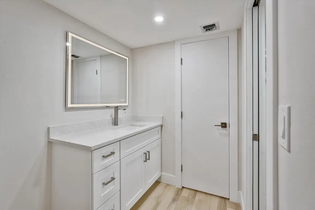 5220 Las Verdes Circle Delray Beach FL 33484
