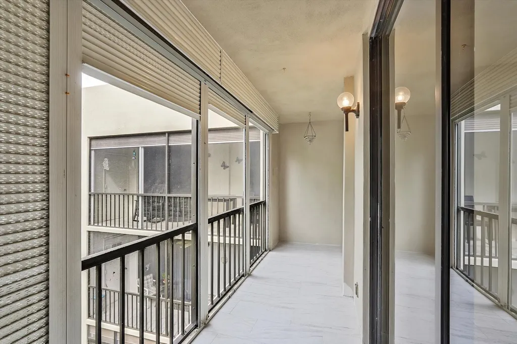 5220 Las Verdes Circle Delray Beach FL 33484