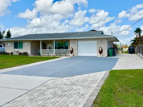 317 SE Verada Avenue Port St Lucie FL 34983