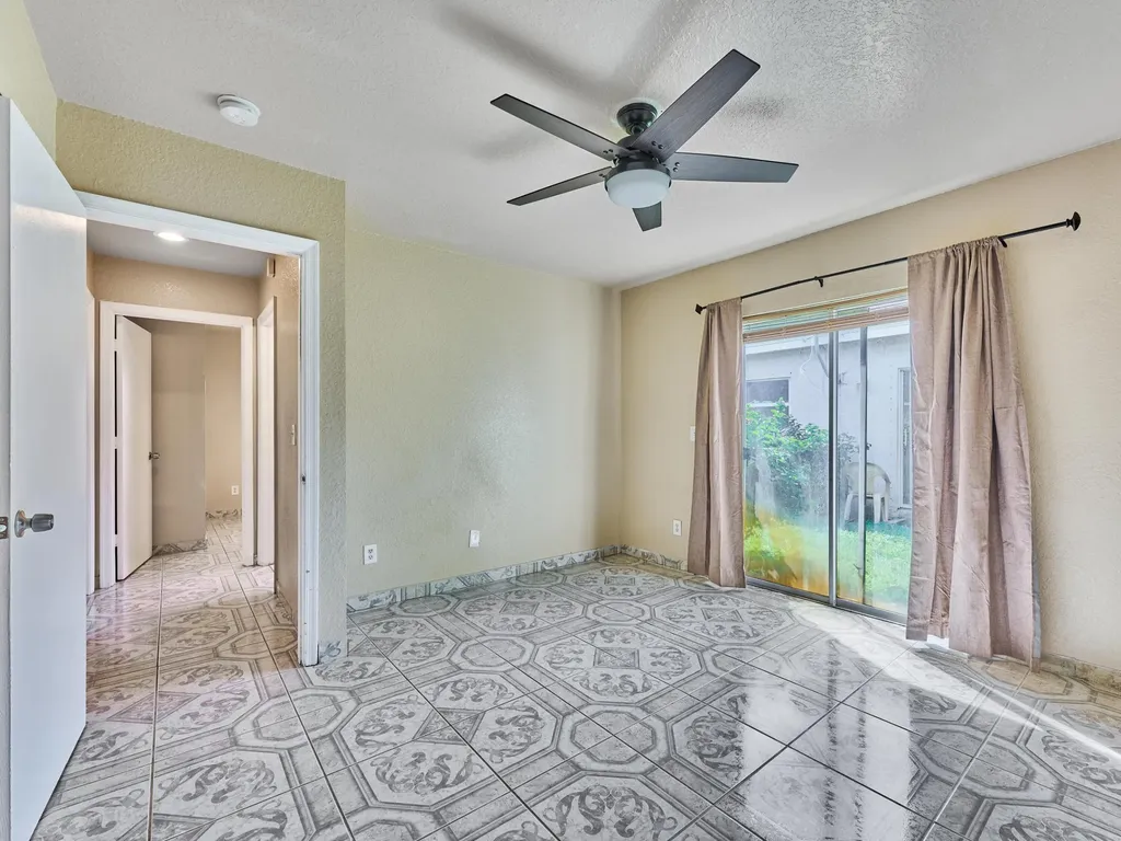 556 E Ridge Circle Circle N Boynton Beach FL 33435