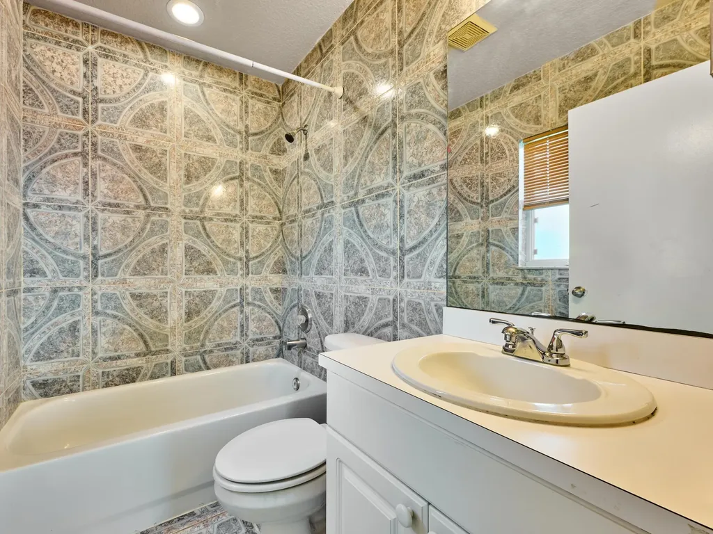 556 E Ridge Circle Circle N Boynton Beach FL 33435