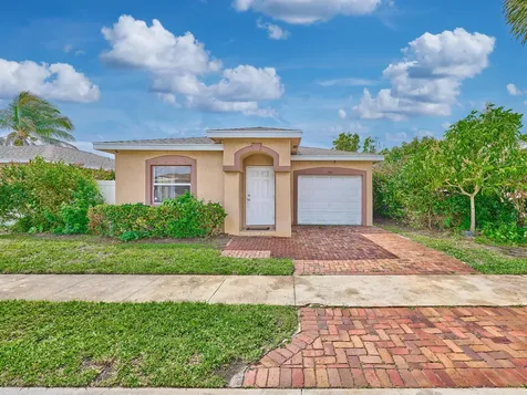 556 E Ridge Circle Circle N Boynton Beach FL 33435