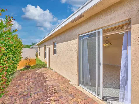 556 E Ridge Circle Circle N Boynton Beach FL 33435