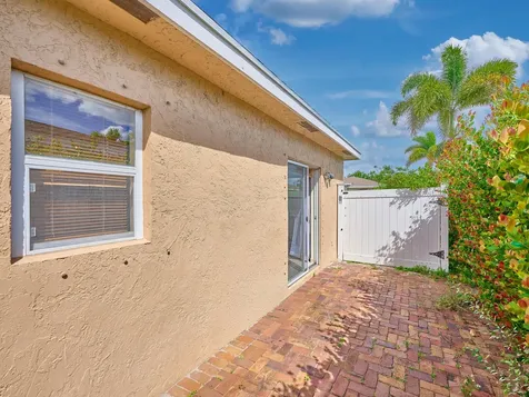 556 E Ridge Circle Circle N Boynton Beach FL 33435