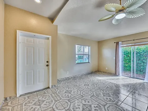 556 E Ridge Circle Circle N Boynton Beach FL 33435