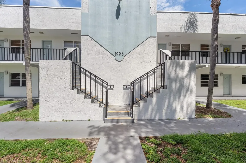 1925 Madison Street Hollywood FL 33020