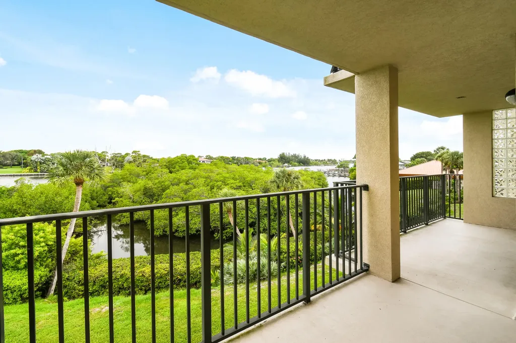 1701 Marina Isle Way Jupiter FL 33477