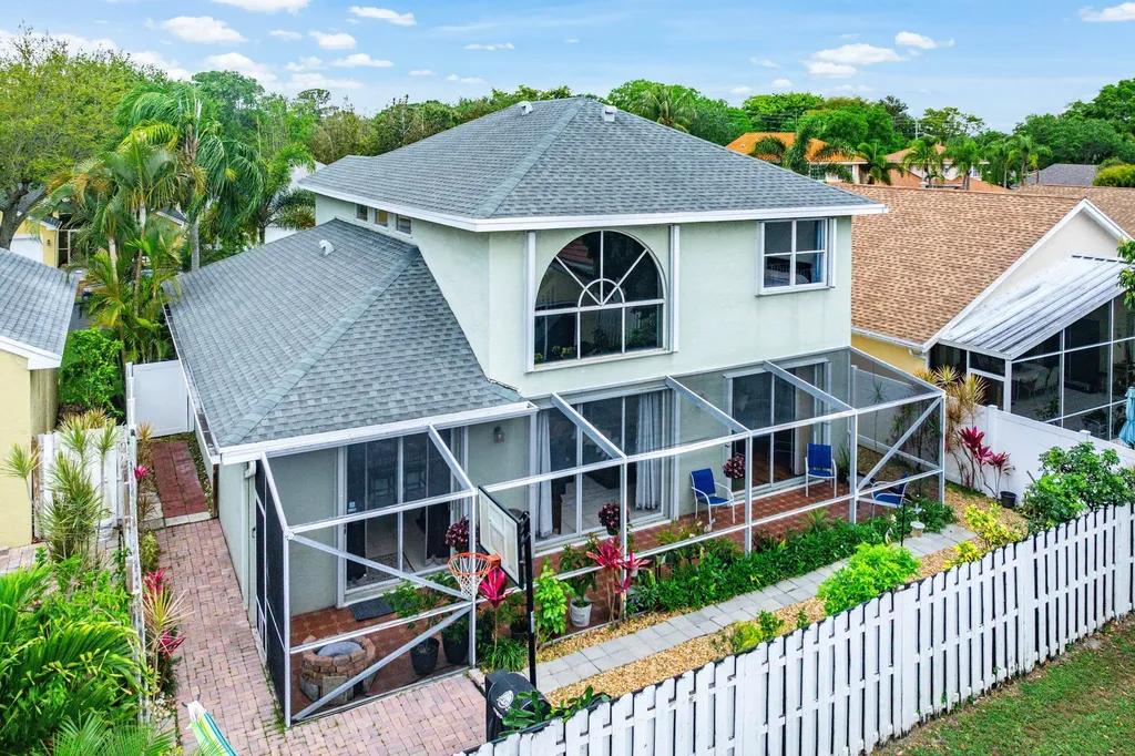 1030 Fairfax Circle W Boynton Beach FL 33436