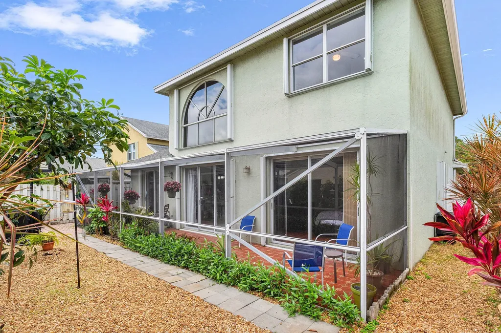 1030 Fairfax Circle W Boynton Beach FL 33436