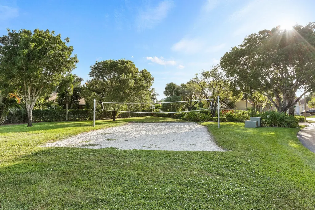 1030 Fairfax Circle W Boynton Beach FL 33436