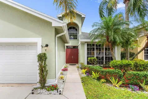 1030 Fairfax Circle W Boynton Beach FL 33436