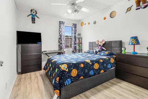 1030 Fairfax Circle W Boynton Beach FL 33436