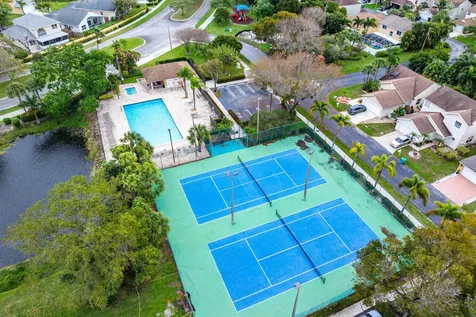 1030 Fairfax Circle W Boynton Beach FL 33436