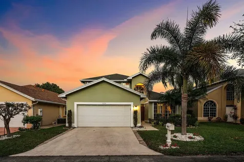 1030 Fairfax Circle W Boynton Beach FL 33436