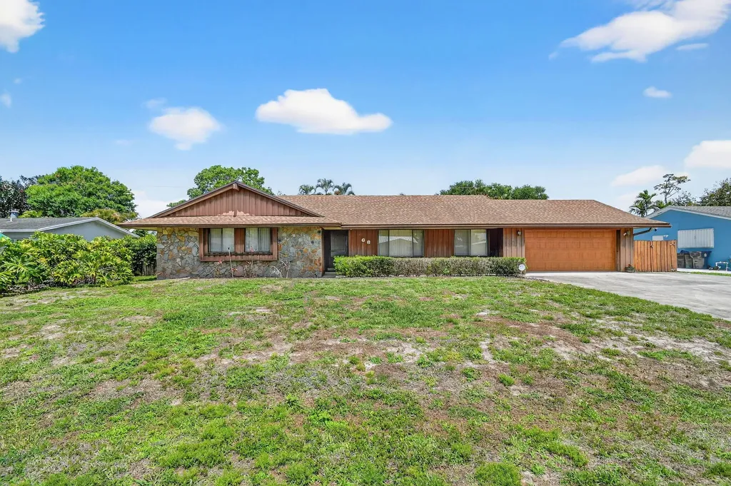 68 W Arch Drive Lake Worth FL 33467