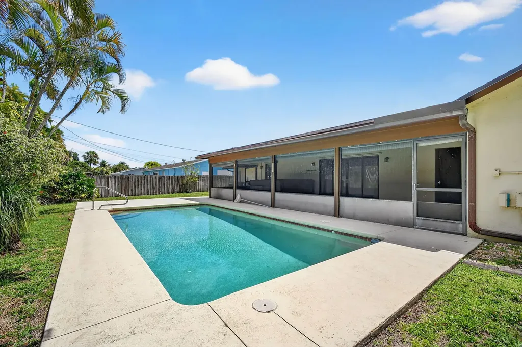 68 W Arch Drive Lake Worth FL 33467
