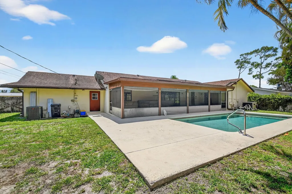 68 W Arch Drive Lake Worth FL 33467