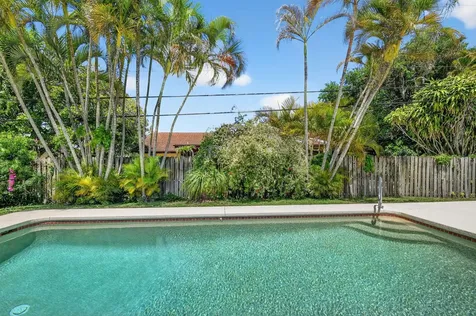 68 W Arch Drive Lake Worth FL 33467