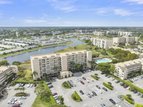 7240 Huntington Lane Delray Beach FL 33446