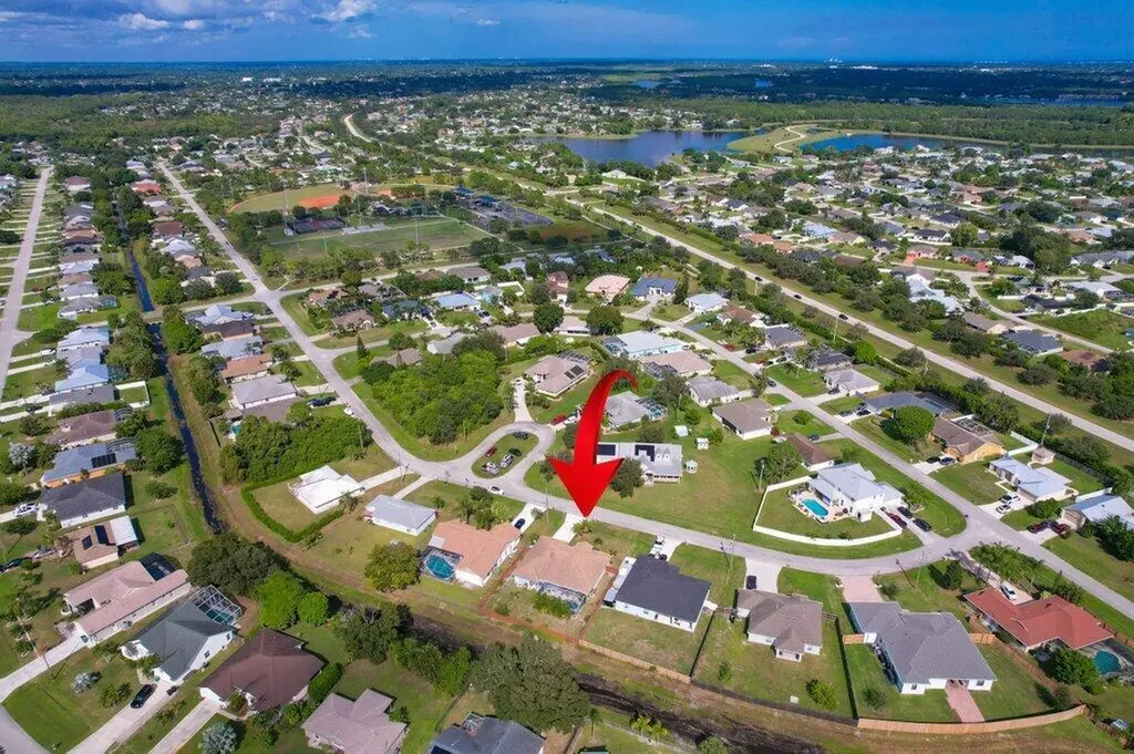 3285 SE Pinto Street Port St Lucie FL 34984