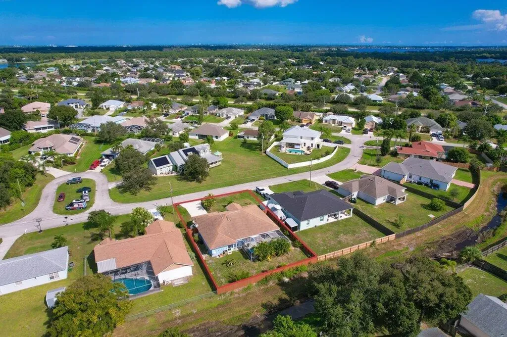3285 SE Pinto Street Port St Lucie FL 34984
