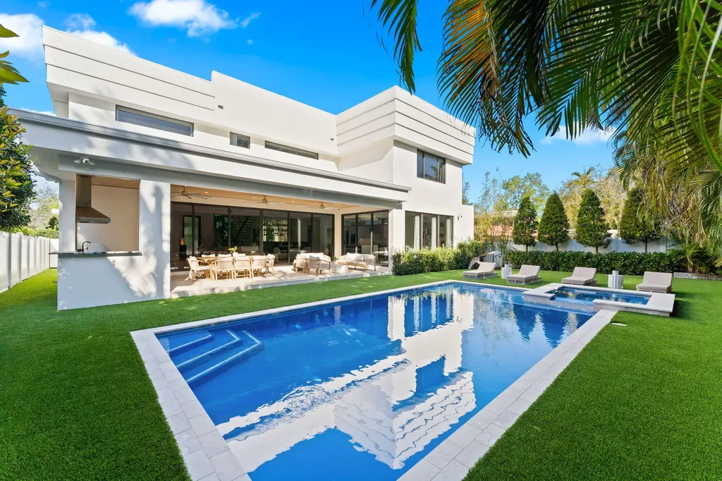 1032 SE 12th Way Fort Lauderdale FL 33316