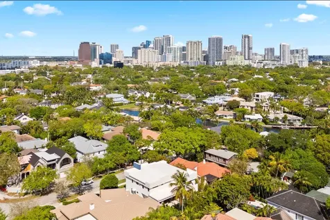 1032 SE 12th Way Fort Lauderdale FL 33316