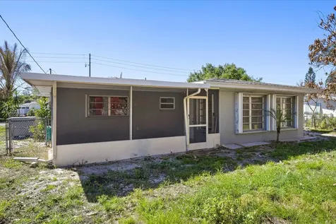 403 NE Oleander Avenue Port St Lucie FL 34952