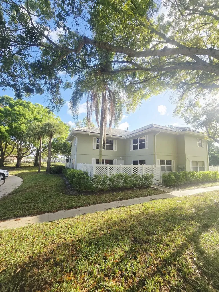 1956 Hartford Court West Palm Beach FL 33409