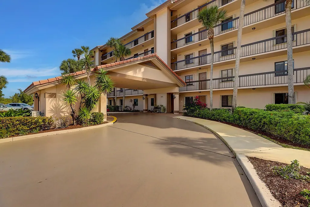 301 Ocean Bluffs Boulevard Jupiter FL 33477
