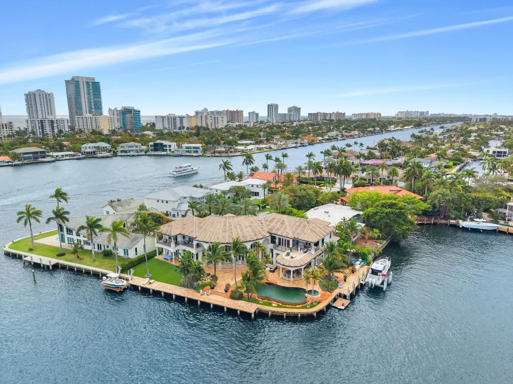 2593 SE 8th Street Pompano Beach FL 33062