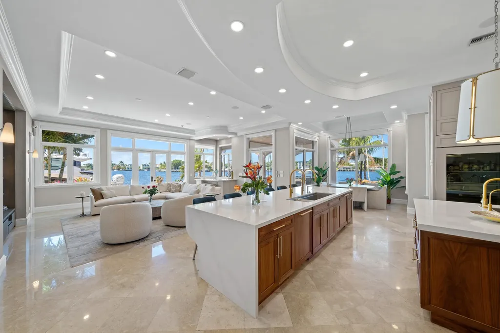 2593 SE 8th Street Pompano Beach FL 33062