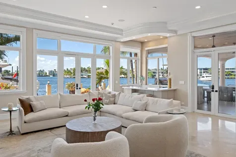 2593 SE 8th Street Pompano Beach FL 33062
