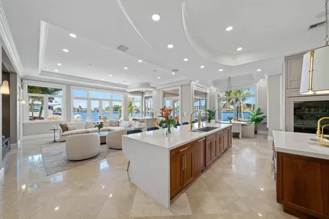 2593 SE 8th Street Pompano Beach FL 33062