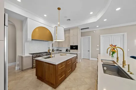 2593 SE 8th Street Pompano Beach FL 33062