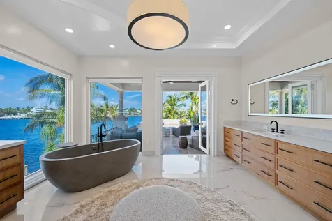 2593 SE 8th Street Pompano Beach FL 33062