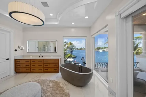 2593 SE 8th Street Pompano Beach FL 33062